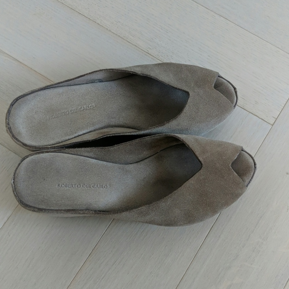 Stylish Italian suede platform slides